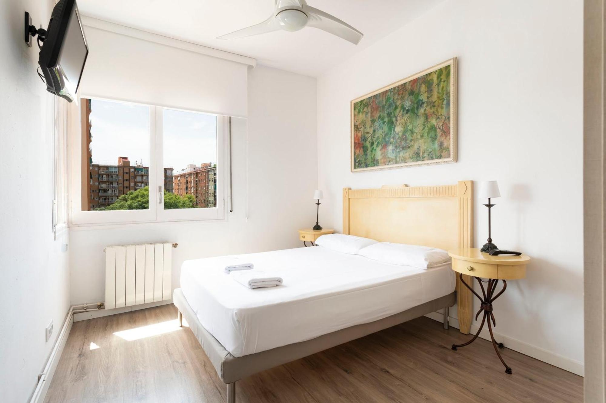 Cozy Apartment Near Fira Gran Via With Ac L’Hospitalet de Llobregat Exterior foto