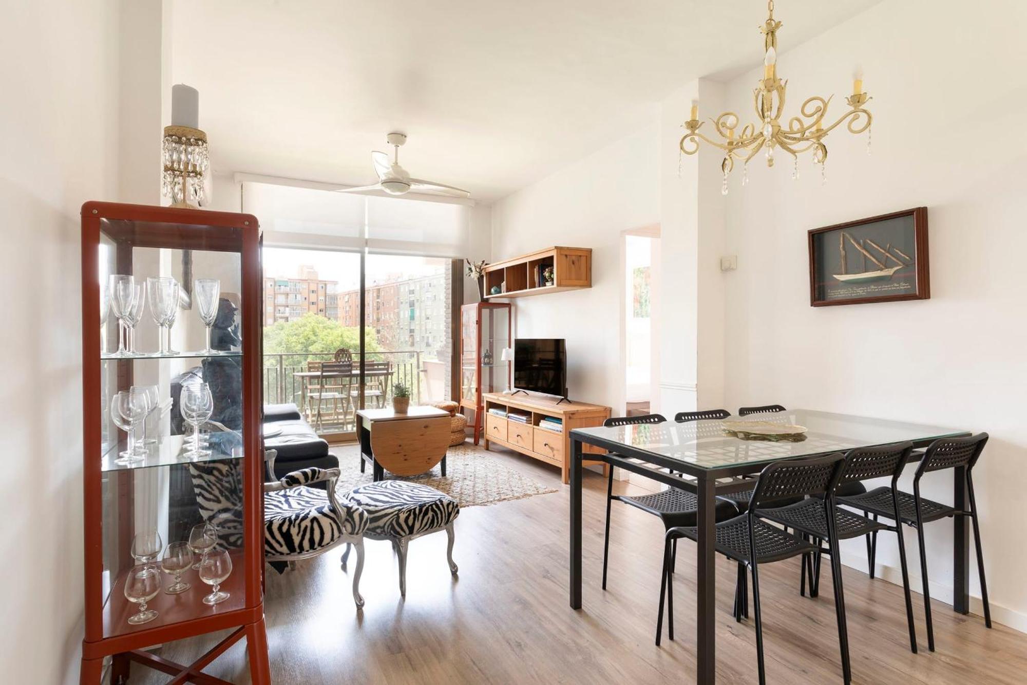 Cozy Apartment Near Fira Gran Via With Ac L’Hospitalet de Llobregat Exterior foto