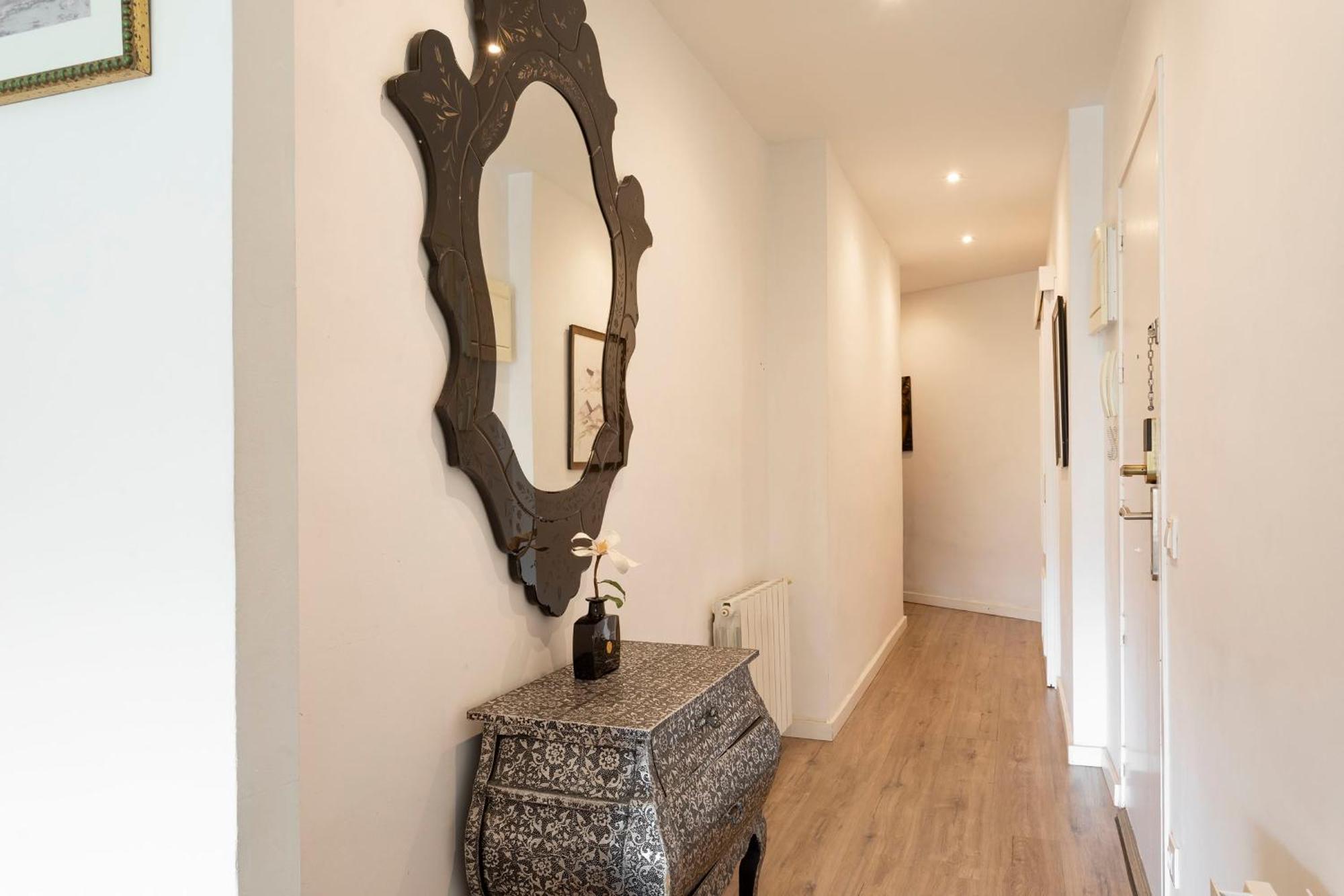 Cozy Apartment Near Fira Gran Via With Ac L’Hospitalet de Llobregat Exterior foto
