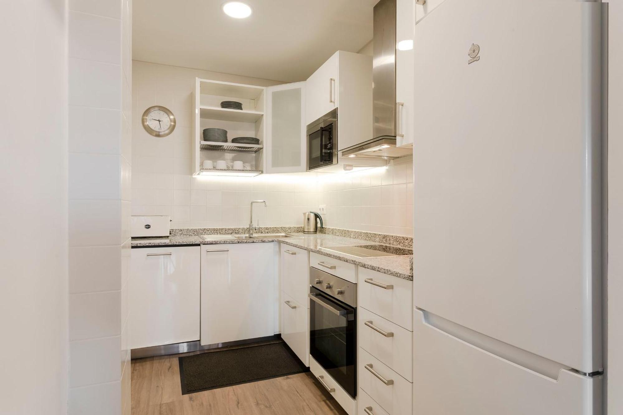 Cozy Apartment Near Fira Gran Via With Ac L’Hospitalet de Llobregat Exterior foto