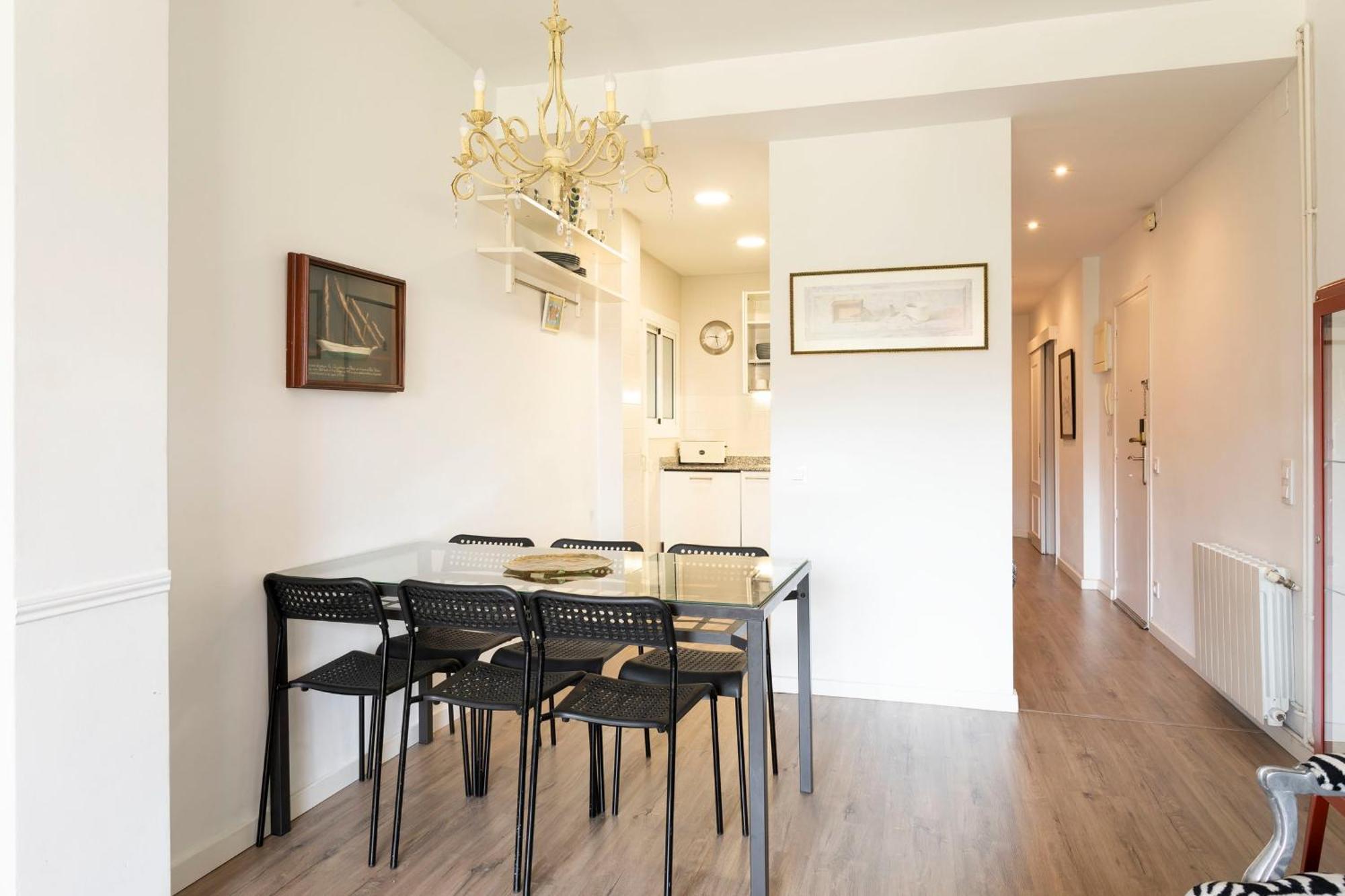 Cozy Apartment Near Fira Gran Via With Ac L’Hospitalet de Llobregat Exterior foto