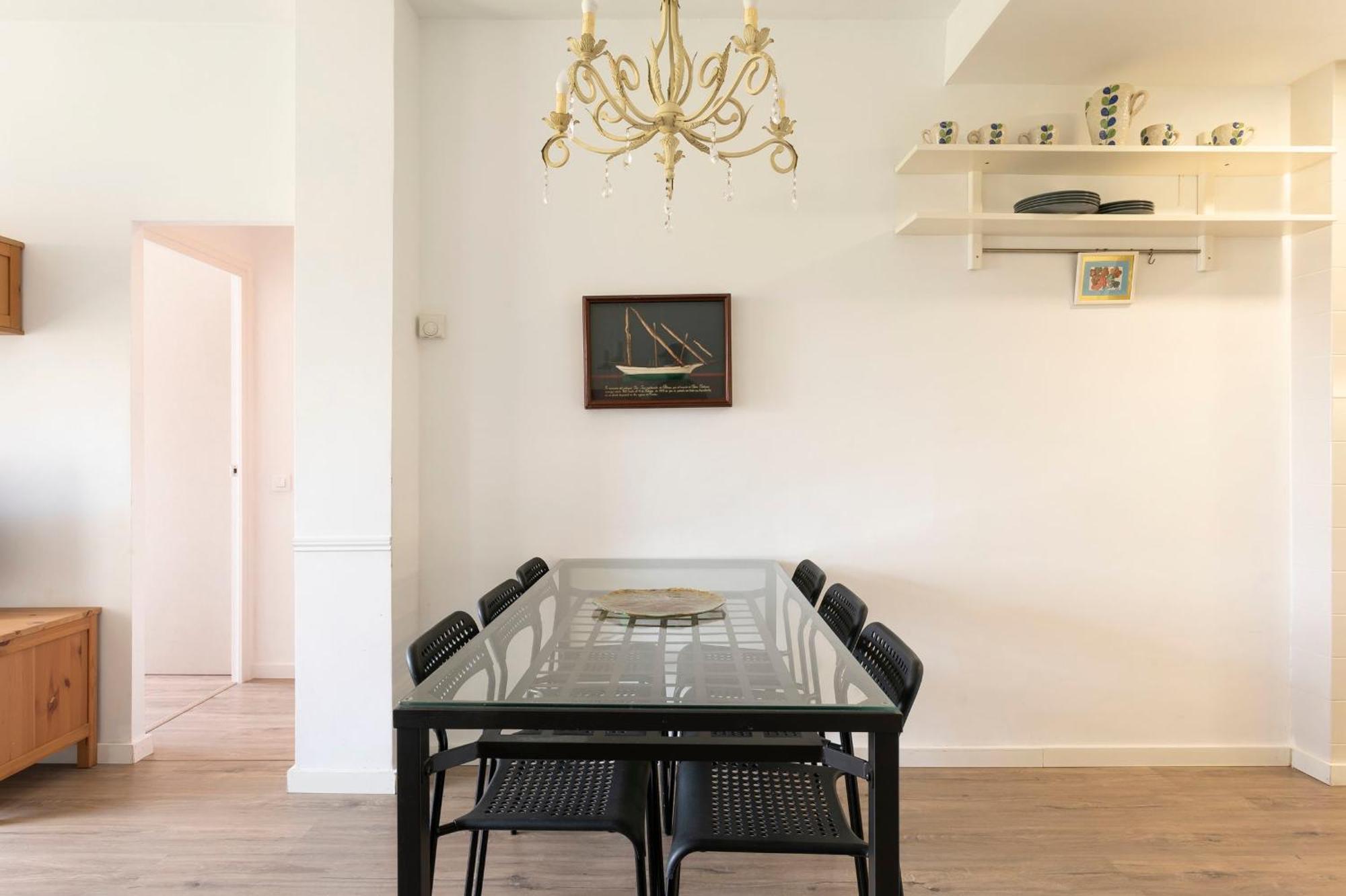 Cozy Apartment Near Fira Gran Via With Ac L’Hospitalet de Llobregat Exterior foto