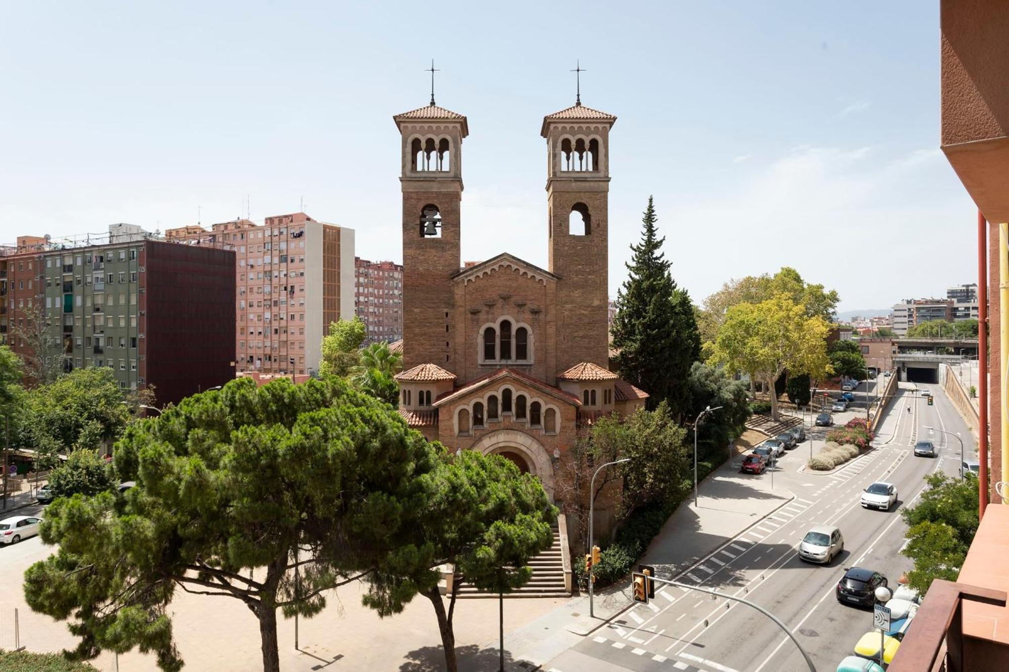 Cozy Apartment Near Fira Gran Via With Ac L’Hospitalet de Llobregat Exterior foto