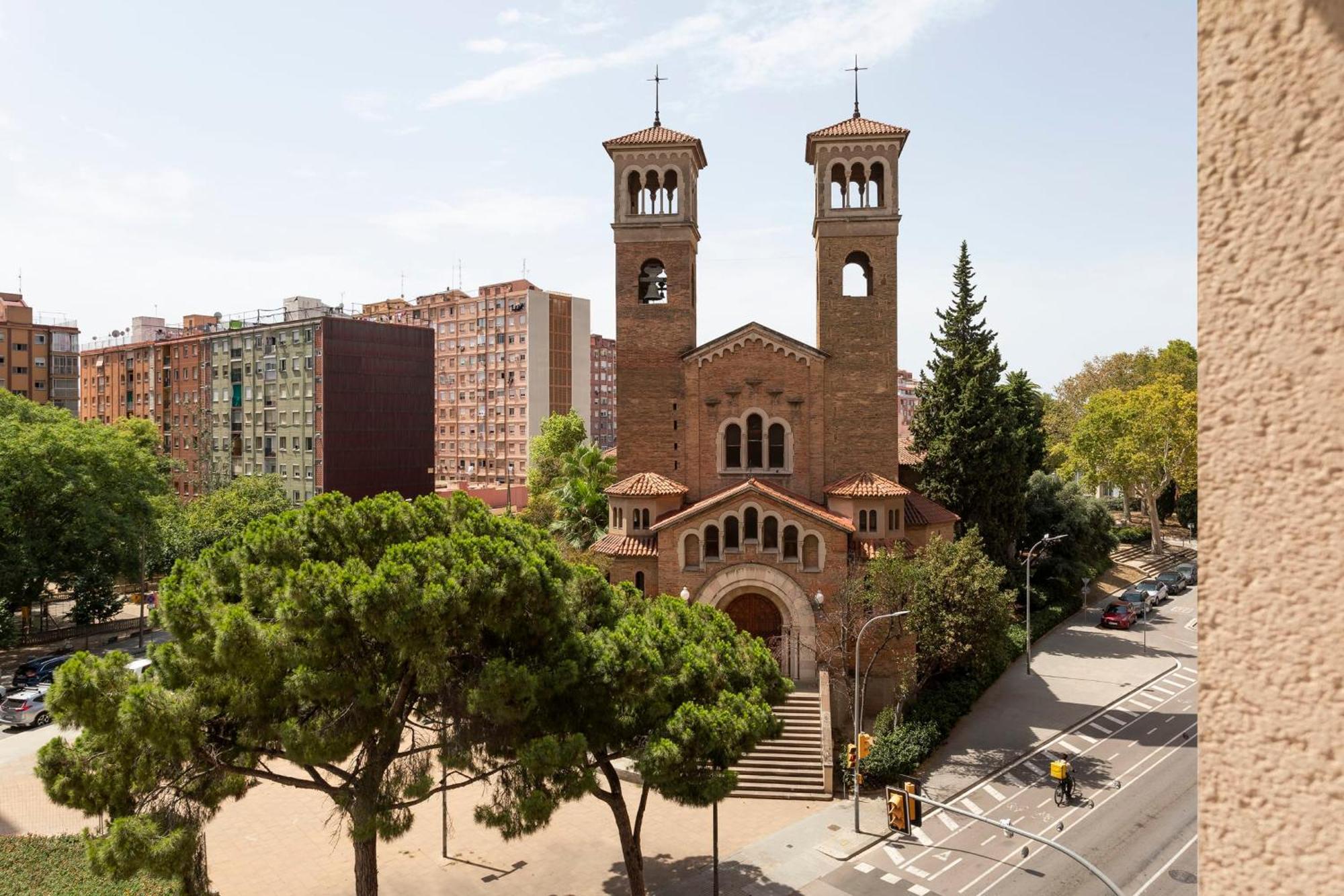 Cozy Apartment Near Fira Gran Via With Ac L’Hospitalet de Llobregat Exterior foto